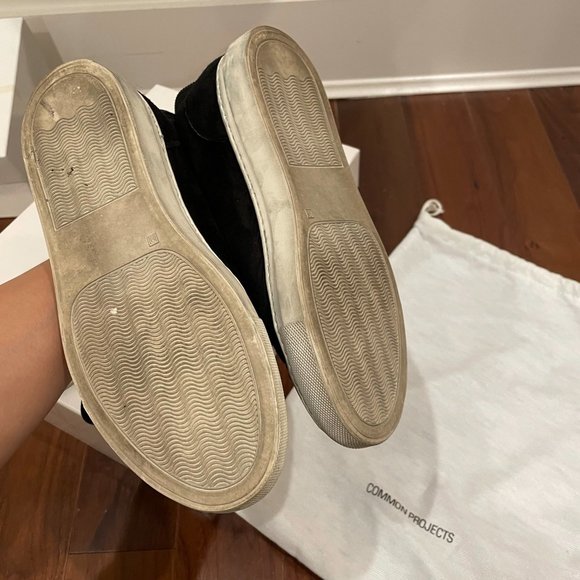 Common Projects Shearling Suede Low-top Sneaker - Picture 5 of 6